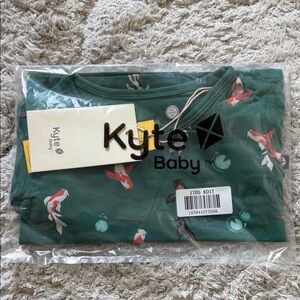 Kyte BABY Green Pajama Set with Fish Print